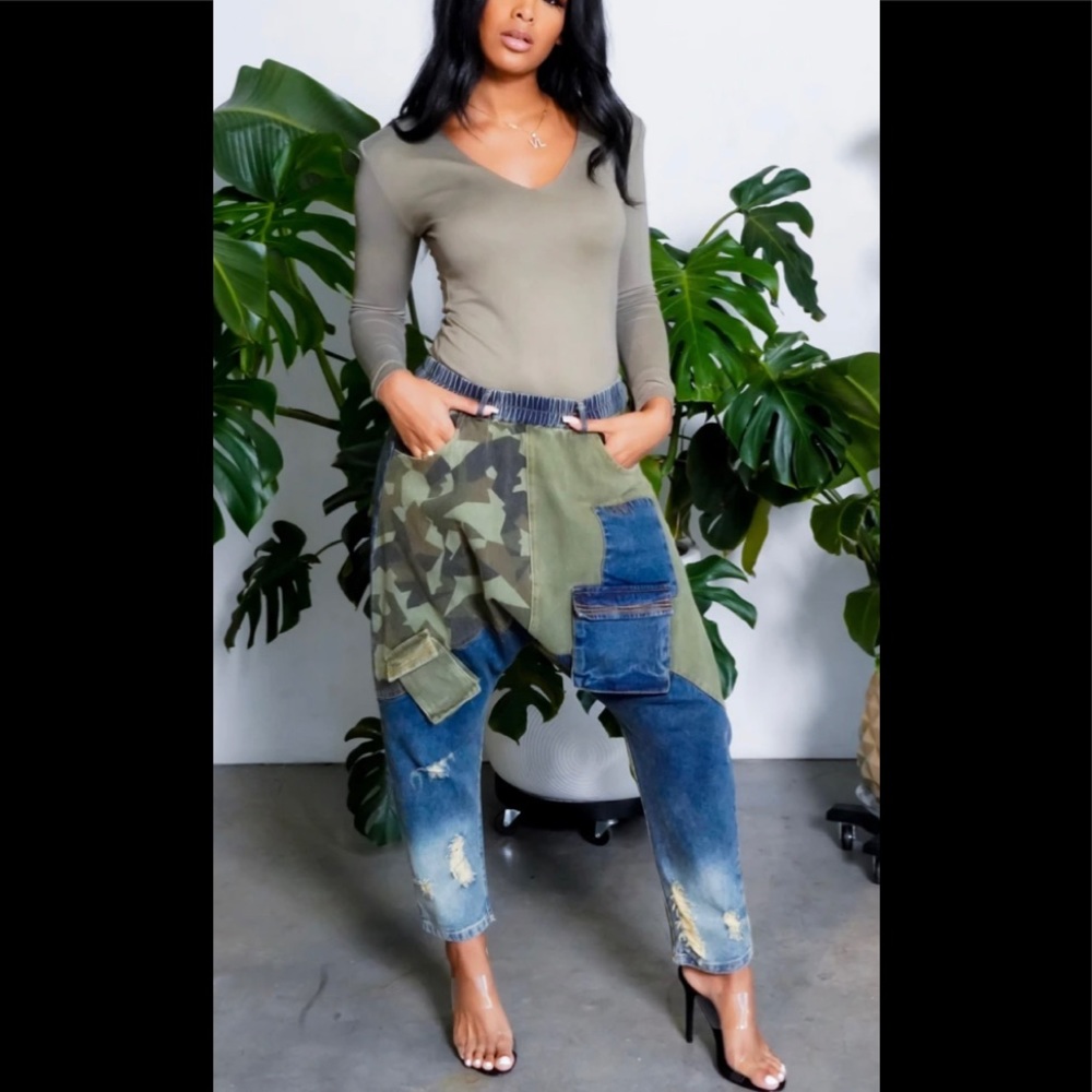 Sexy Harem Camo print jeans 💚🖤💙